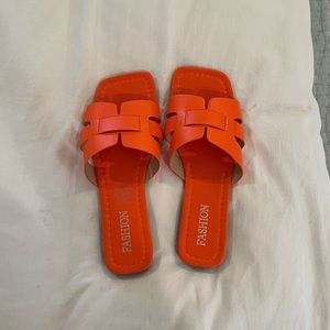 Orange flats/sandals ! Size 41 (women’s 10)